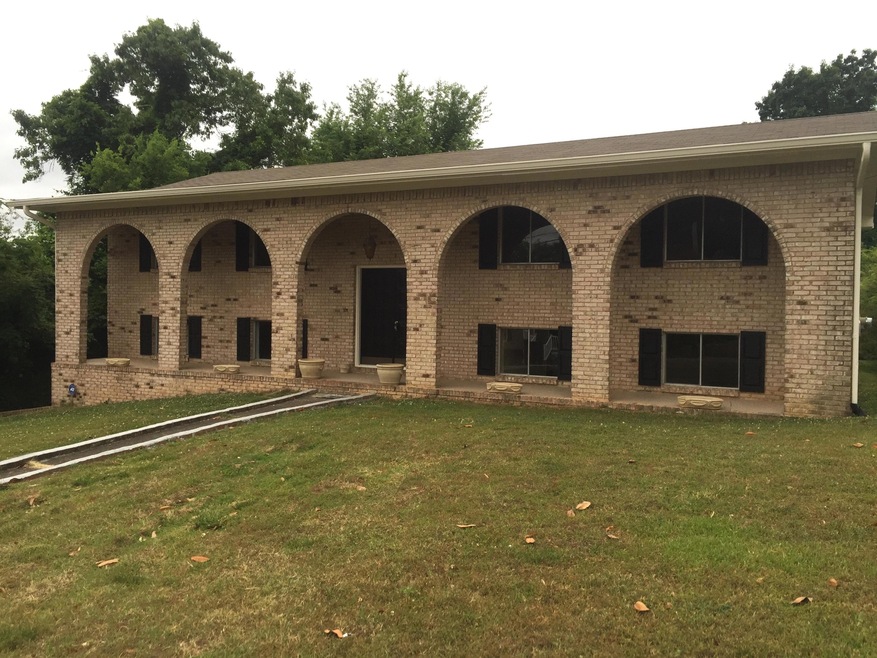 4523 Sherry Ln, Hixson, TN 37343 - photo 1