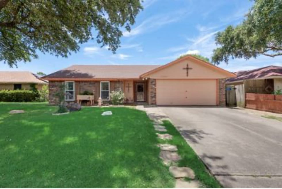 13240 Saratoga Ln, Balch Springs, TX 75180 - photo 1