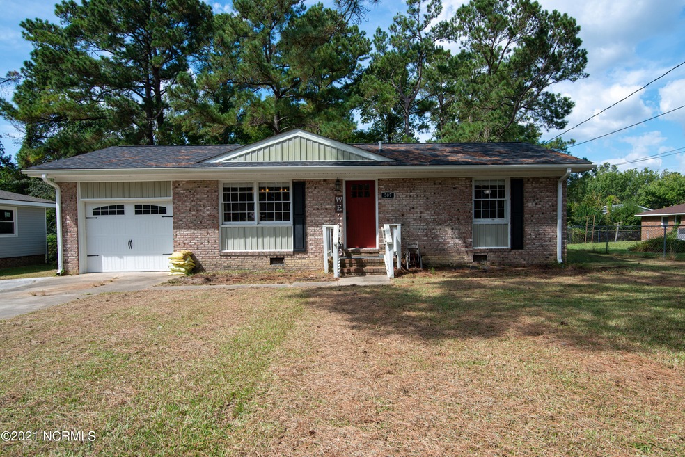 307 Cardinal Rd, Jacksonville, NC 28546 - photo 1
