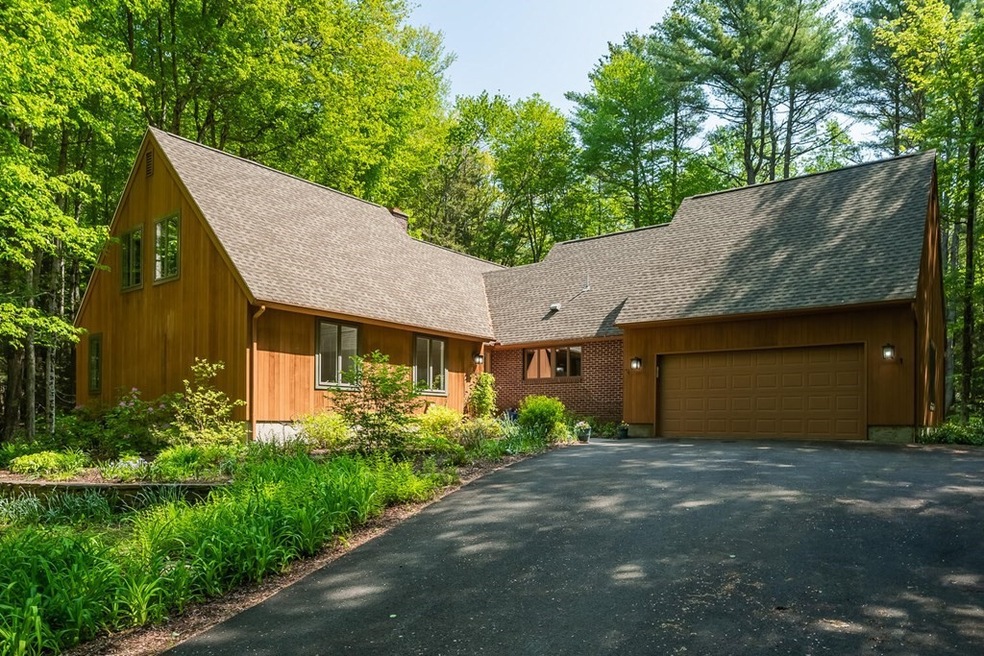 84 High Point Dr, Amherst, MA 01002 - photo 1