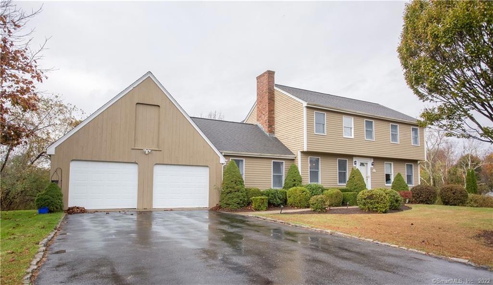 15 Renee Dr, Pawcatuck, CT 06379 - photo 1