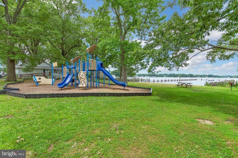 1213 Hawthorne St, Shady Side, MD 20764 - photo 1