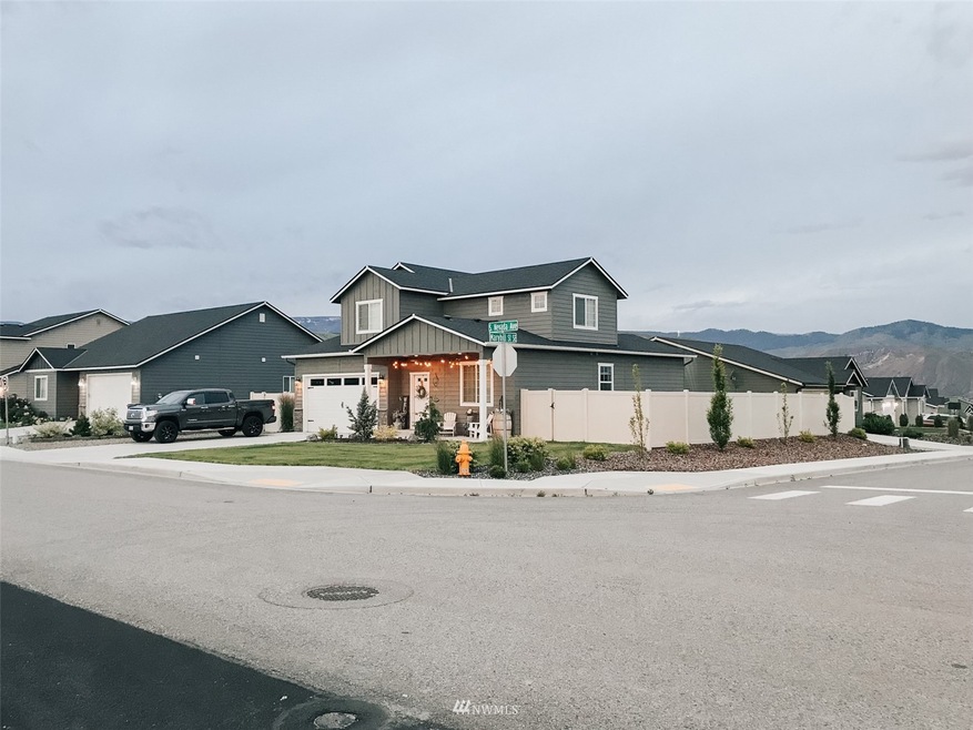 336 S Nevada Ave, East Wenatchee, WA 98802 - photo 1
