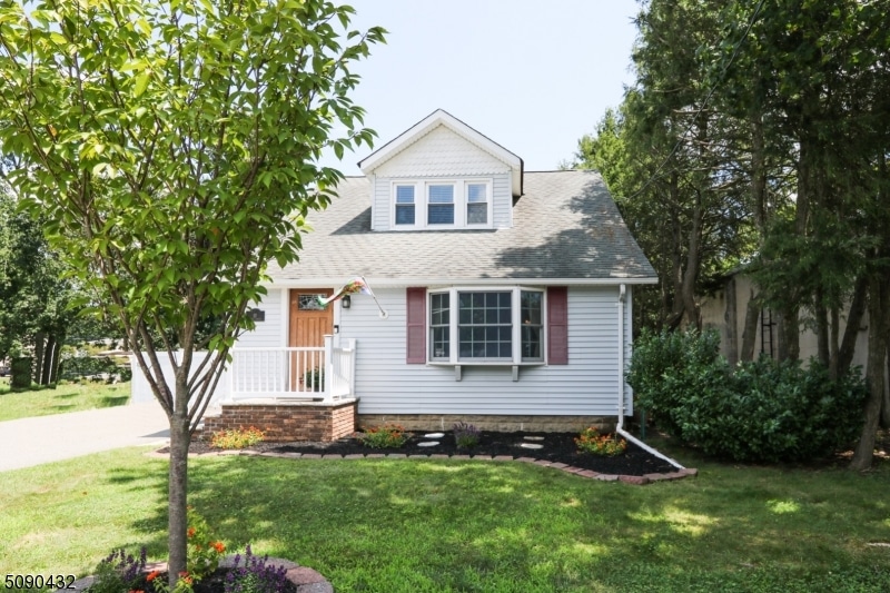 10 Hilton St, Pequannock, NJ 07440 - photo 1