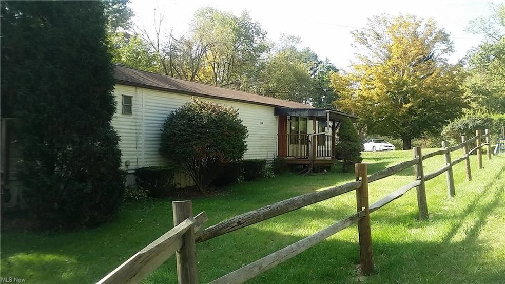 1044 Hillcrest Rd, Wellsville, OH 43968 - photo 1