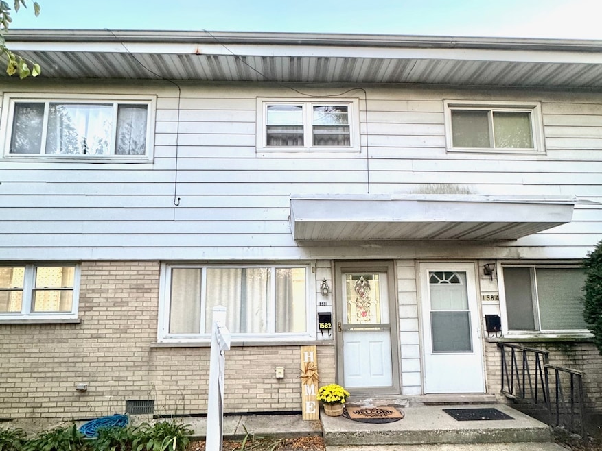 1582 Pennsylvania Ave unit 3, Des Plaines, IL 60018 - photo 1