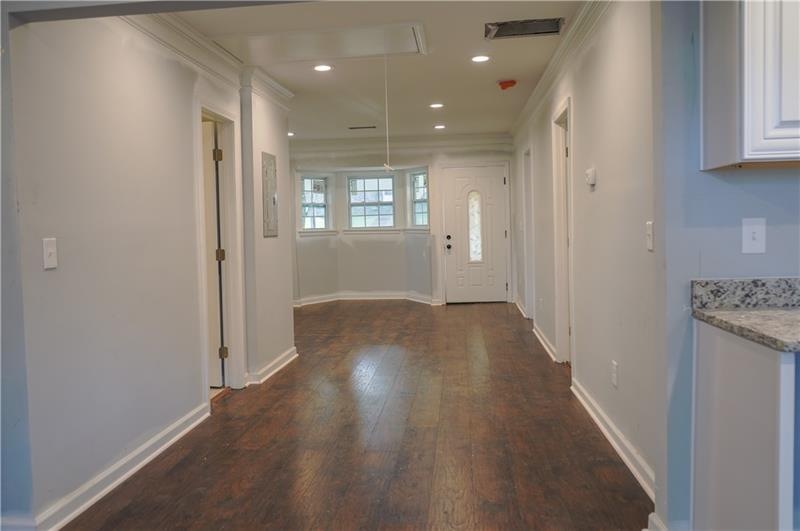 178 Riverview Dr, Calhoun, GA 30701 - photo 1