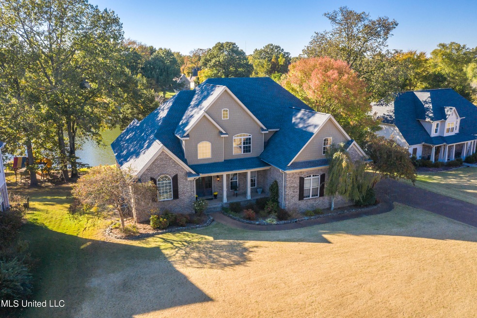 005-1615 Cedar Lake Cir-MLS Version