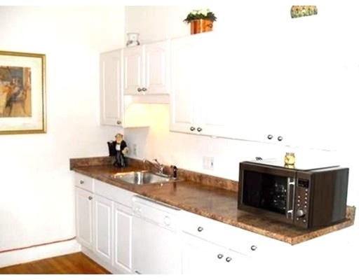 402 Putnam Ave unit 1st, Cambridge, MA 02139 - photo 1