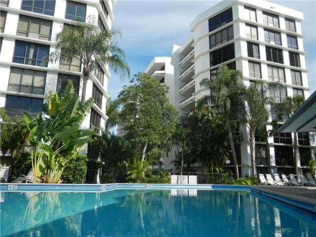 13951 Kendale Lakes Cir unit 406A, Miami, FL 33183 - photo 1