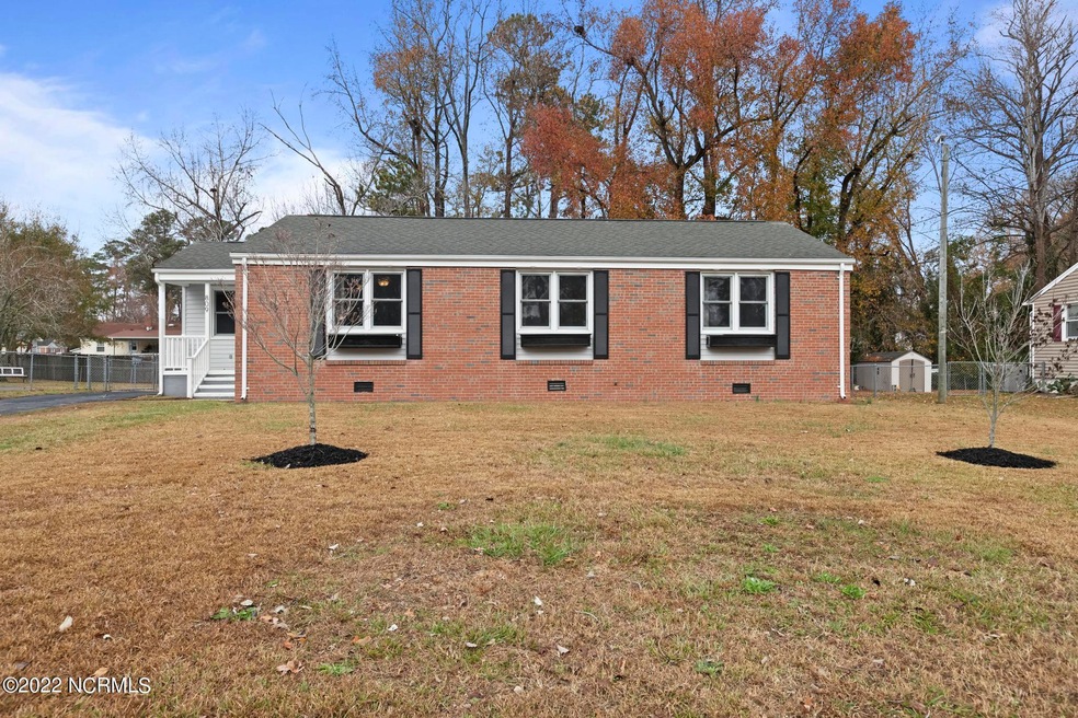 809 Barn St, Jacksonville, NC 28540 - photo 1