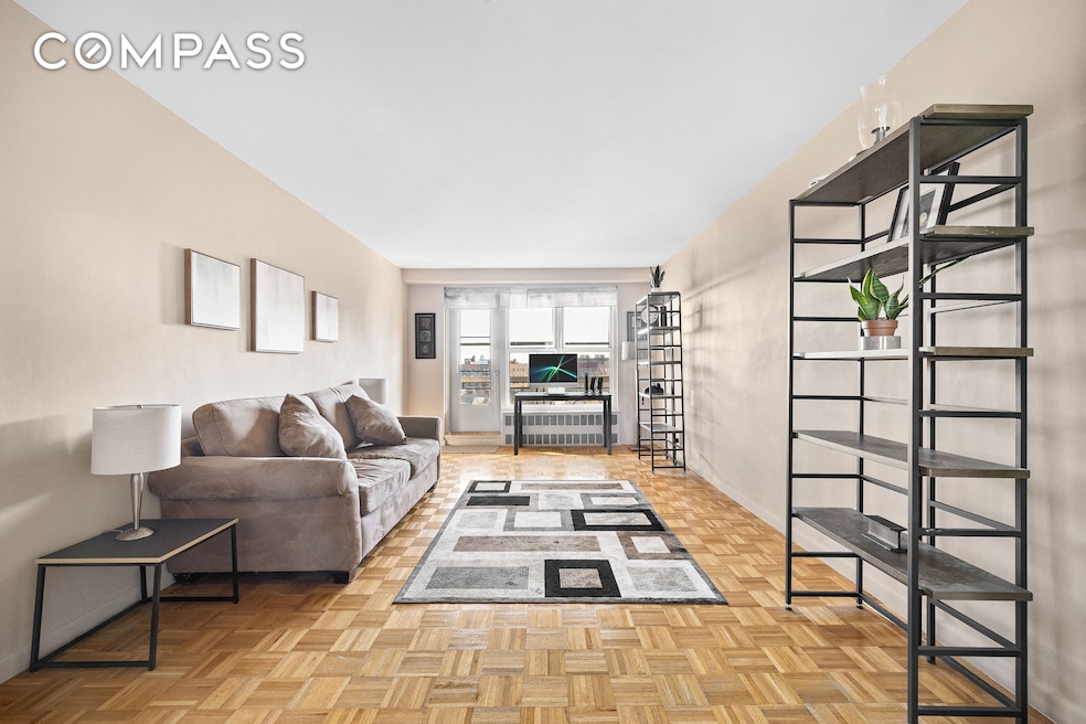 Roosevelt Terrace unit 8M, Jackson Heights, NY 11372 - photo 1