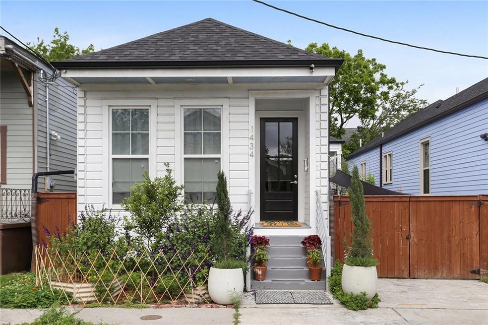 Classic New Orleans style front. Lovely well tende