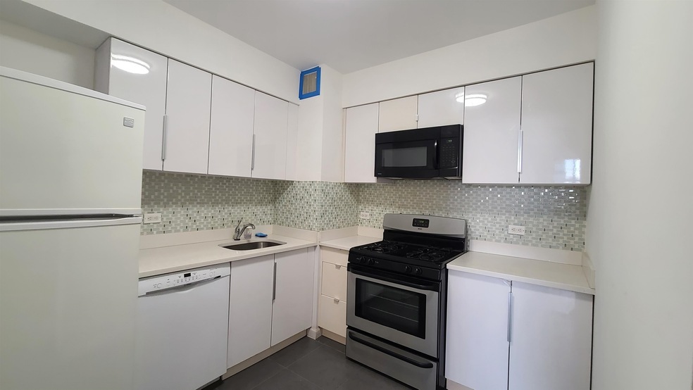 The Emerald unit 907, Jersey City, NJ 07310 - photo 1