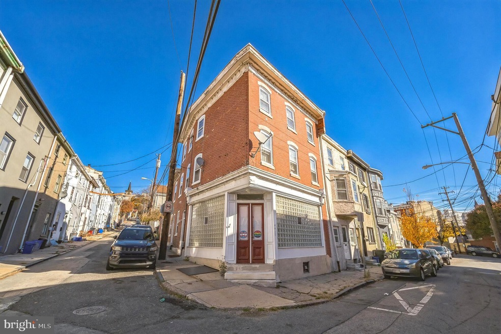 4417 Baker St unit 3, Philadelphia, PA 19127 - photo 1