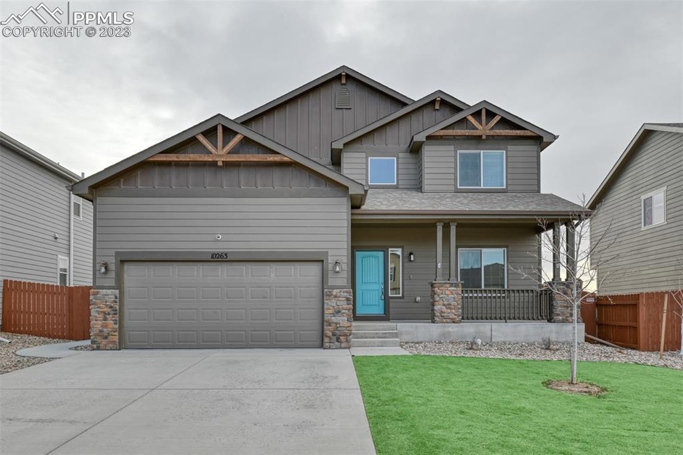 5 bedroom 4 bathroom with 3 car tandem garage - lo