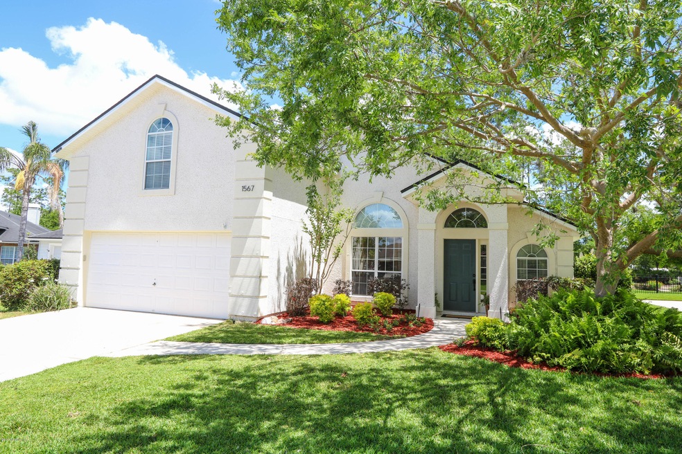 1567 Lakeway Dr
