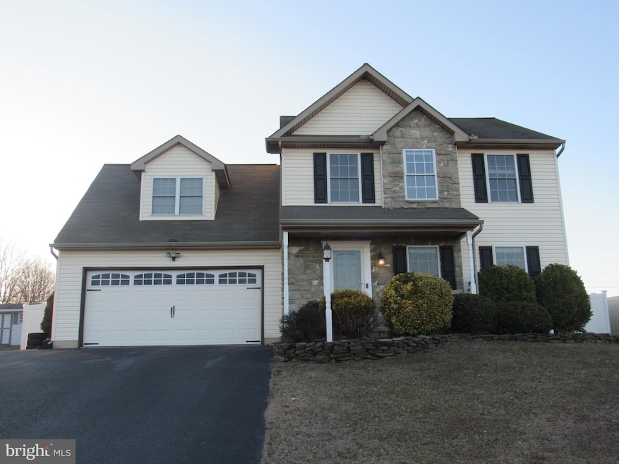 320 Pebble Beach Dr, Mount Wolf, PA 17347 - photo 1