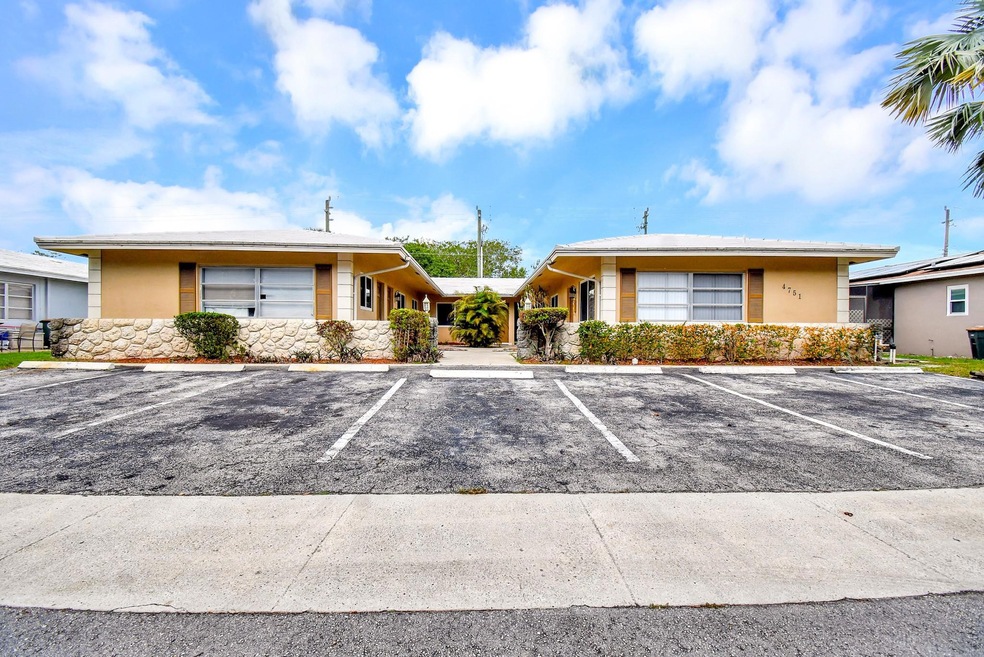 4751 NE 21st Terrace unit 4, Lighthouse Point, FL 33064 - photo 1