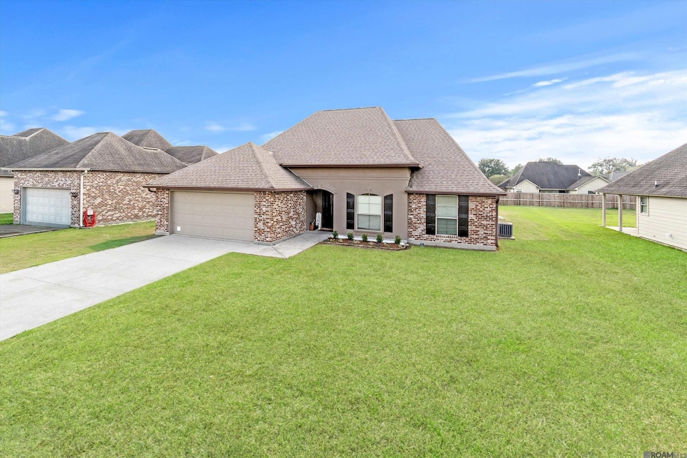 41433 Creekstone Ave, Prairieville, LA 70769 - photo 1