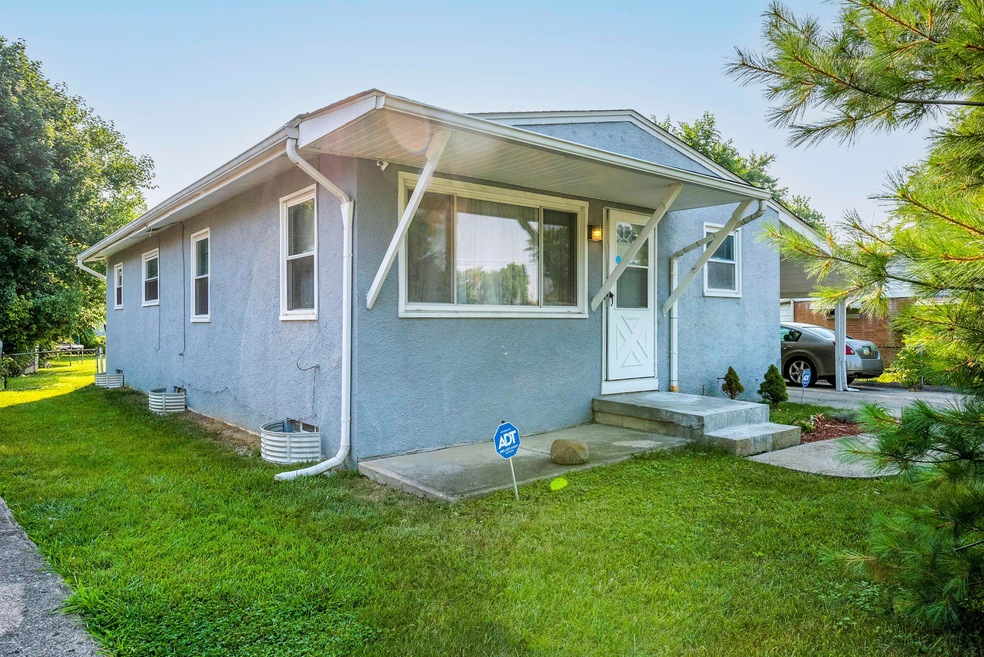 1250 Beechwood Rd, Columbus, OH 43227 - photo 1