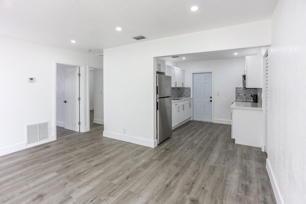 2620 NW 18th Terrace unit 3, Oakland Park, FL 33311 - photo 1