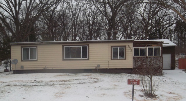 832 W Happy Hollow Rd, Janesville, WI 53546 - photo 1