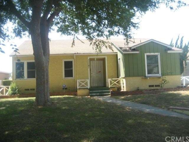FRONT OF HOUSE