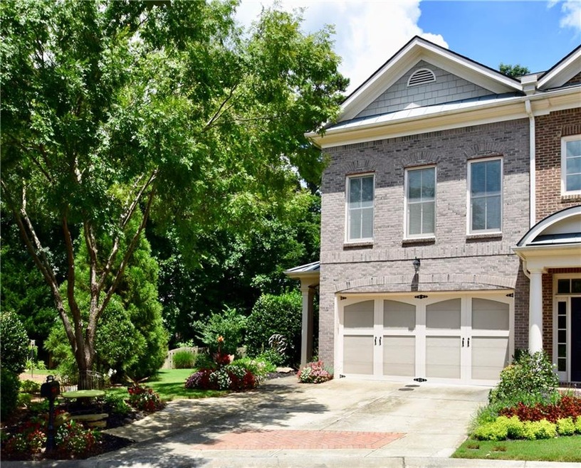 Luxury 5 BR/5 Bath All Brick End Unit Townhome!