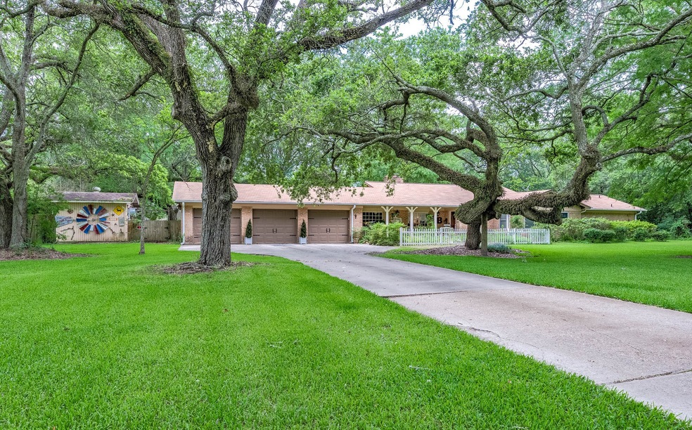 13705 Bryan Ave, Alvin, TX 77511 - photo 1