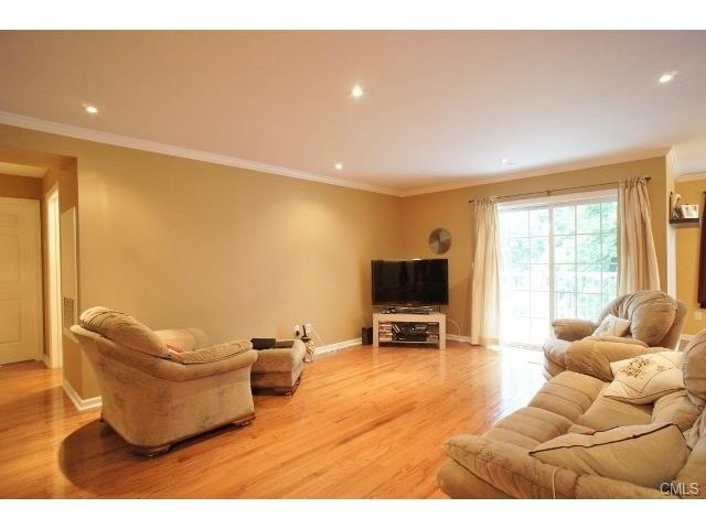 4 Lowe St unit 104, Norwalk, CT 06854 - photo 1