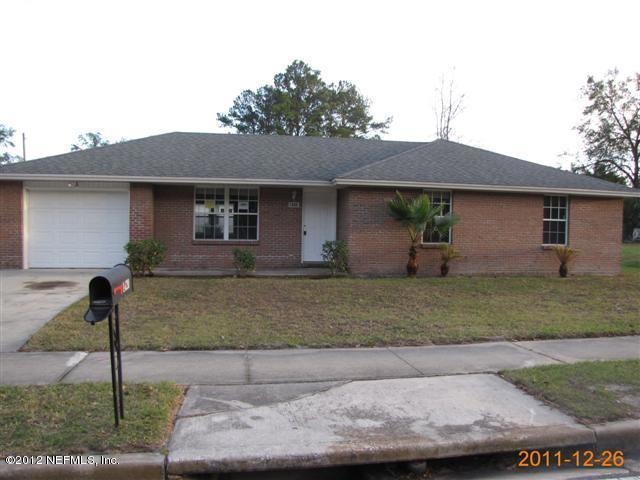 1420 Old Middleburg Rd N, Jacksonville, FL 32210 - photo 1