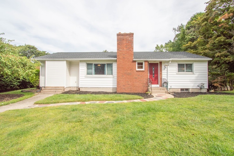 8 Ellery St, Springfield, MA 01129 - photo 1