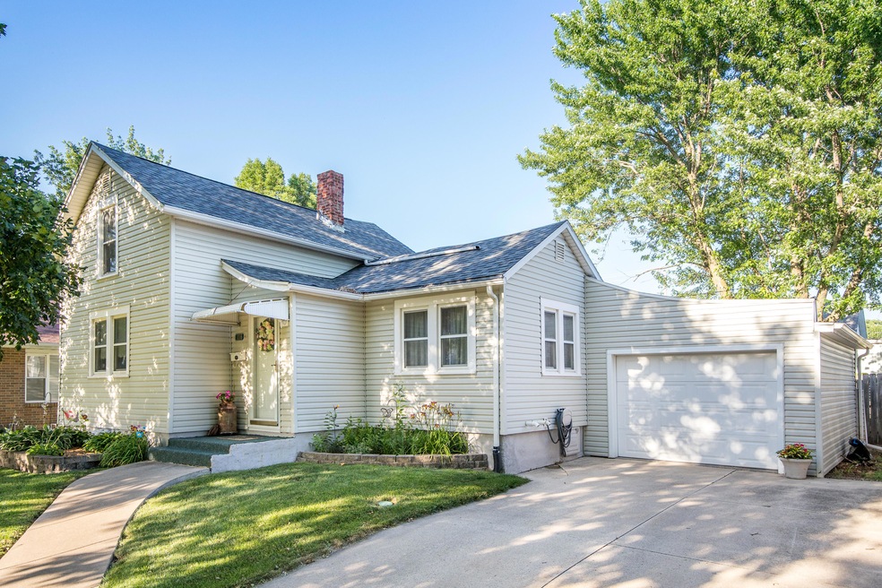 1116 Boone Street 1