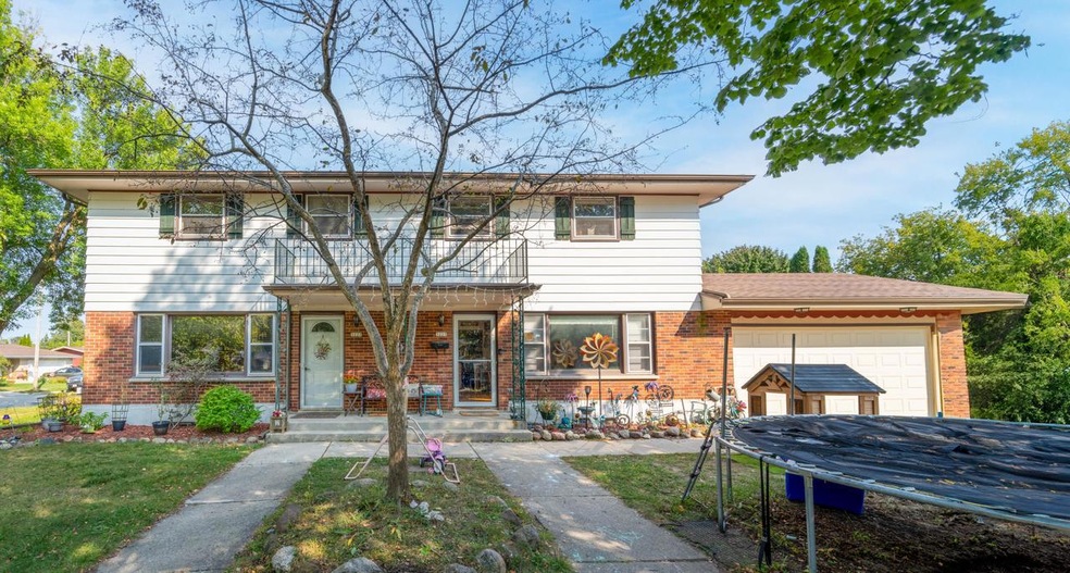 3225 3227 N 9th
