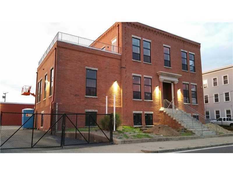 192 Benefit St unit 202, Pawtucket, RI 02861 - photo 1