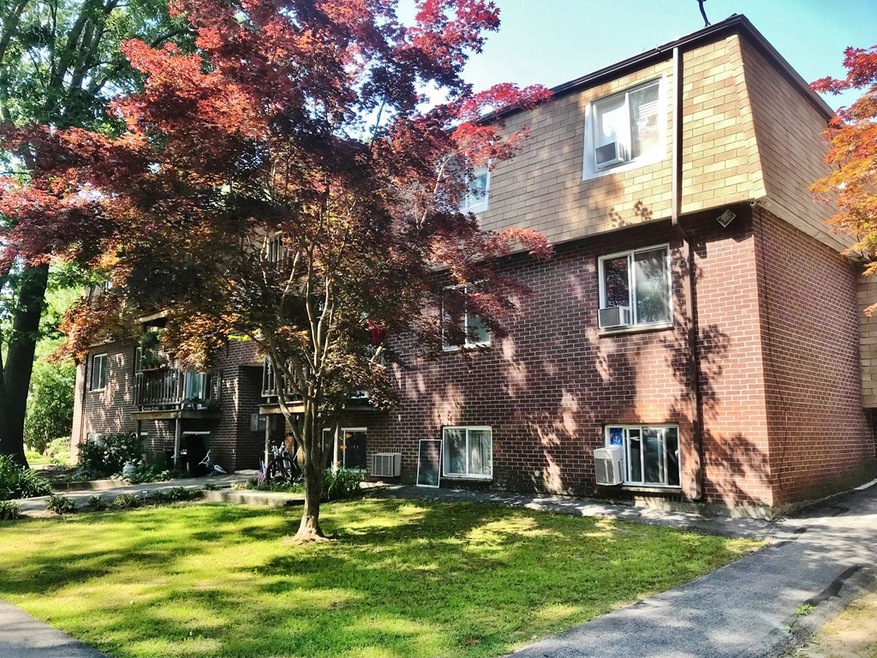 144 Thissell Ave unit 6, Dracut, MA 01826 - photo 1