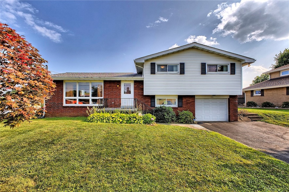 501 Ridgeview Rd, Mount Pleasant, PA 15666 - photo 1