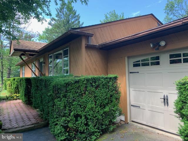 2046 Ziegler Rd, Pennsburg, PA 18073 - photo 1