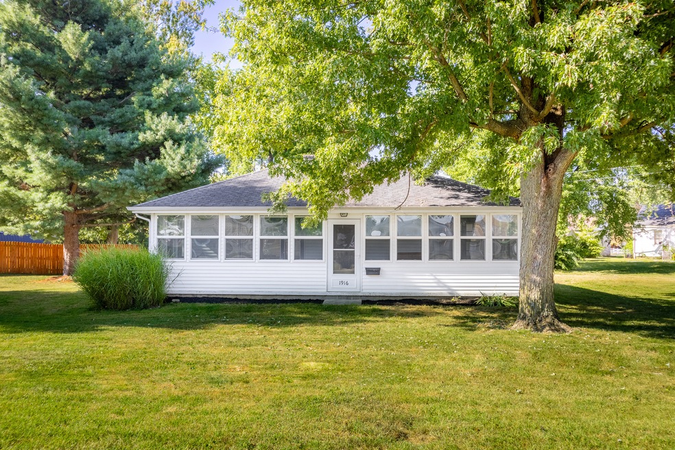 1916 Lee St, Columbus, IN 47201 - photo 1