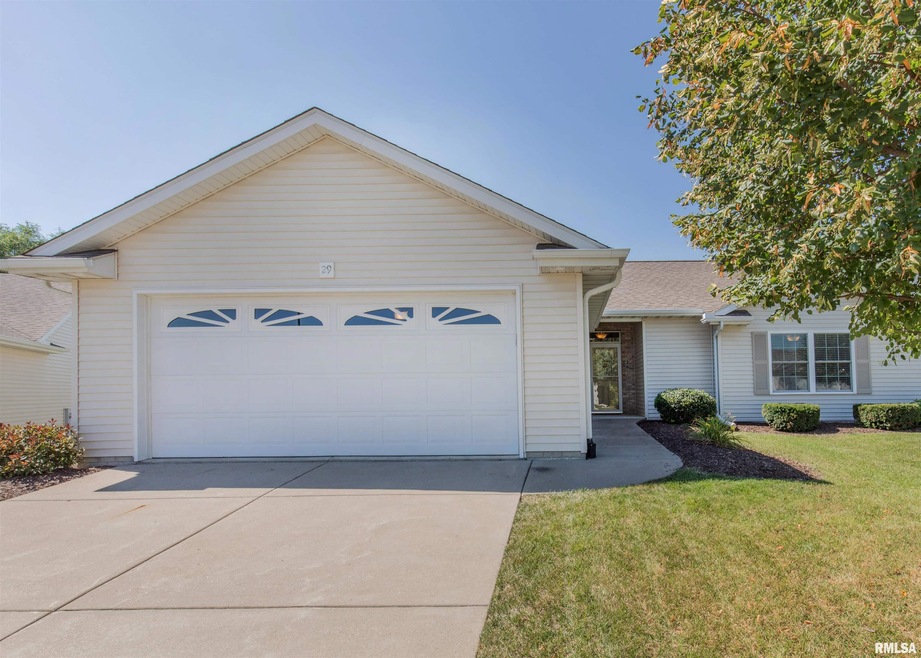 29 Madison Cir, Davenport, IA 52806 - photo 1