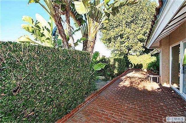 Private Yard.