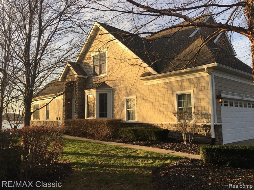 24823 Reeds Pointe Dr., Novi