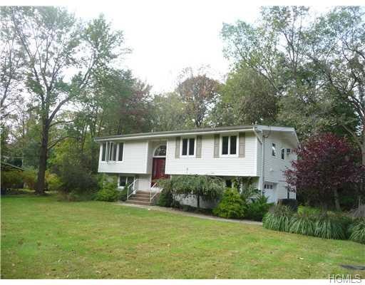 9 Roble Rd, Suffern, NY 10901 - photo 1