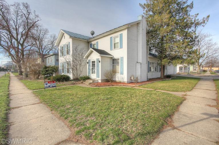 224 N Hudson St, Lowell, MI 49331 - photo 1