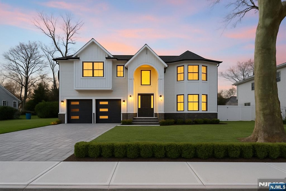 806 Arbor Rd, Paramus, NJ 07652 - photo 1