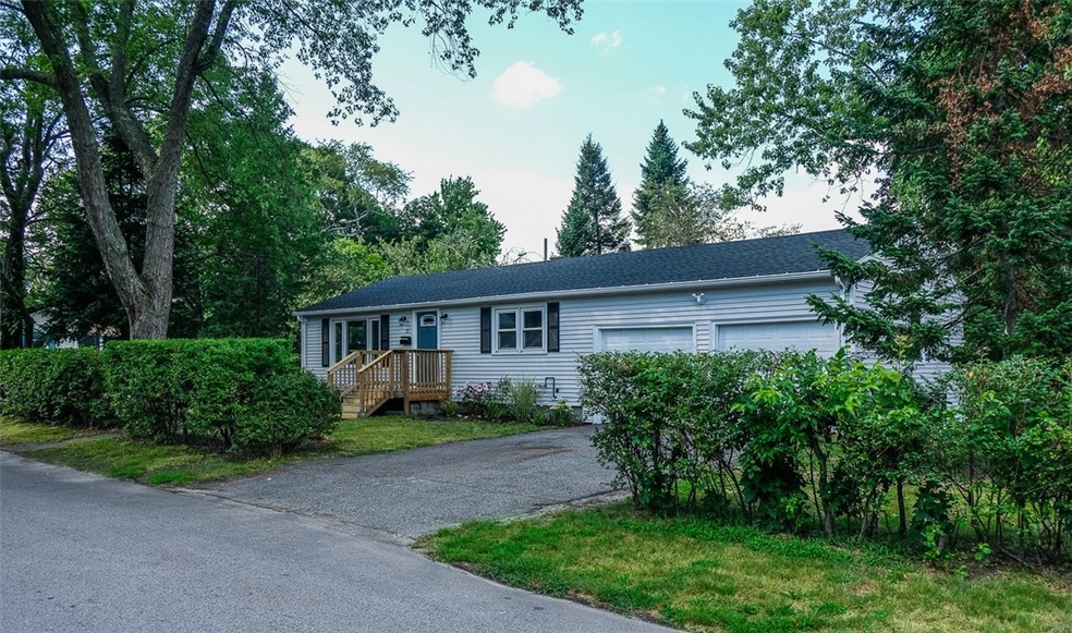 73 Vanderbilt Rd, Warwick, RI 02886 - photo 1