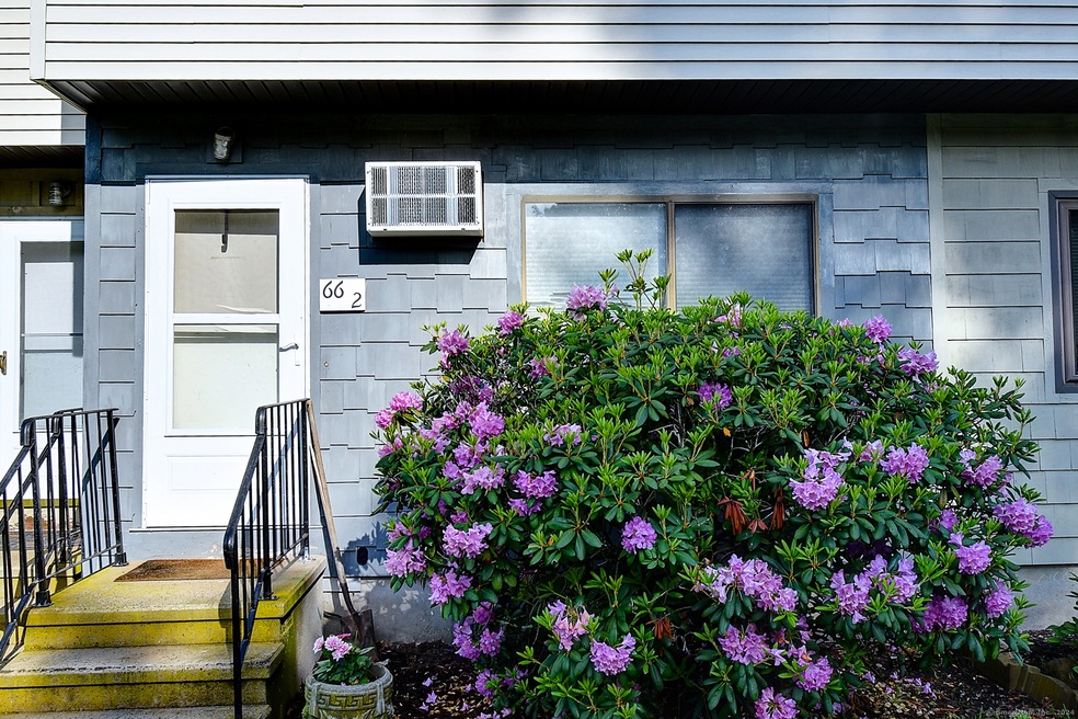 66 Lantern Park Dr unit 2, Naugatuck, CT 06770 - photo 1