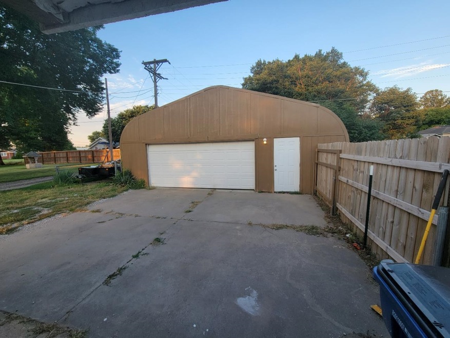 124 S 6th St, Colwich, KS 67030 - photo 1