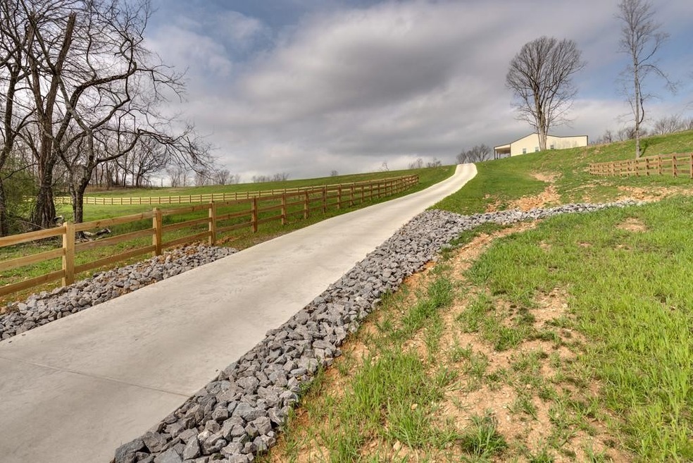 Welcome to1690 Ramblewood